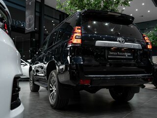 2020 Toyota Land Cruiser Prado 150 Series Рестайлинг 3, чёрный, 4990000 рублей, вид 4