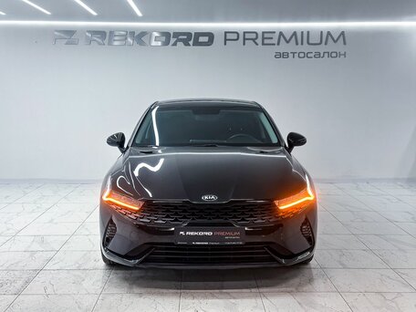 2020 Kia K5 III, чёрный, 2149000 рублей, вид 4