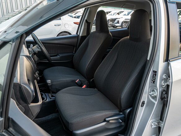 2017 Toyota Vitz III (XP130) Рестайлинг 2, серый, 990000 рублей - вид 7