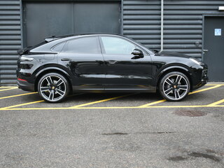 2022 Porsche Cayenne Coupé III, чёрный, 15372000 рублей, вид 4