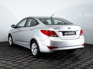 2016 Hyundai Solaris I Рестайлинг, серебристый, 1175000 рублей, вид 2