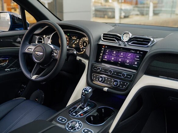 2025 Bentley Bentayga EWB I Рестайлинг, синий, 45000000 рублей - вид 4