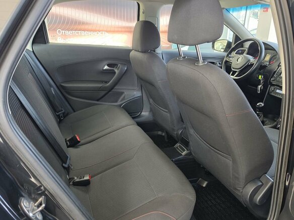2017 Volkswagen Polo V Рестайлинг, чёрный, 899000 рублей - вид 13