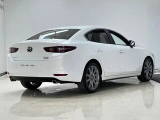 2023 Mazda 3 Axela IV (BP), белый, 1585002 рублей, вид 4