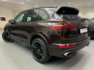 2017 Porsche Cayenne Diesel II Рестайлинг (958), коричневый, 5550000 рублей, вид 4