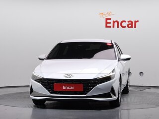 2022 Hyundai Avante VII, белый, 1597000 рублей, вид 2
