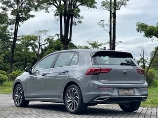 2024 Volkswagen Golf VIII, серый, 2183208 рублей, вид 3