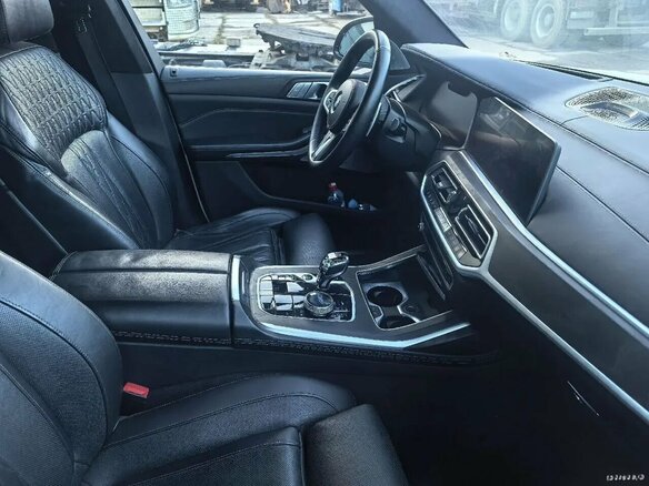 2021 BMW X7 30d I (G07), белый, 6600000 рублей - вид 8