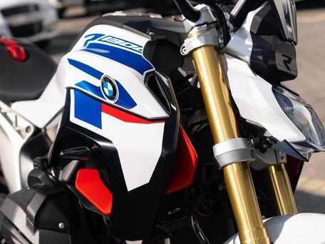 2026 BMW R 1300 R, белый, 2399999 рублей, вид 4