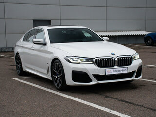 2021 BMW 5 серии 530i VII (G30/G31/G38) Рестайлинг, белый, 4499000 рублей, вид 3