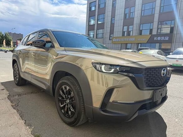 2023 Mazda CX-50, бежевый, 1976000 рублей - вид 2