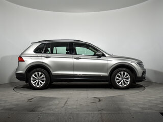 2021 Volkswagen Tiguan II Рестайлинг, серебристый, 1919000 рублей, вид 4