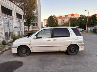 2000 Toyota Raum I, белый, 215000 рублей, вид 2