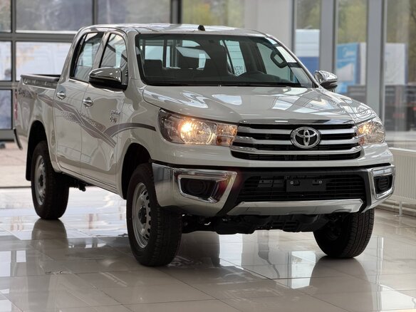 2026 Toyota Hilux VIII Рестайлинг 2, белый, 5900000 рублей - вид 2