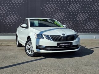 2017 Skoda Octavia III (A7) Рестайлинг, белый, 1550000 рублей, вид 3