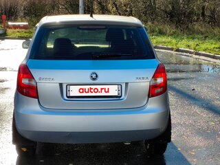2013 Skoda Fabia II Рестайлинг, серебристый, 650000 рублей, вид 5