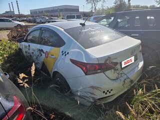 2017 Hyundai Solaris II, белый, 451200 рублей, вид 2