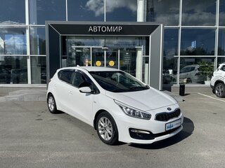 2017 Kia Ceed II Рестайлинг, белый, 1309000 рублей, вид 3