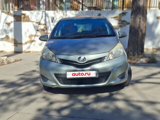 2013 Toyota Vitz III (XP130), серый, 668700 рублей, вид 5