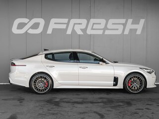 2018 Kia Stinger I, белый, 2415000 рублей, вид 5