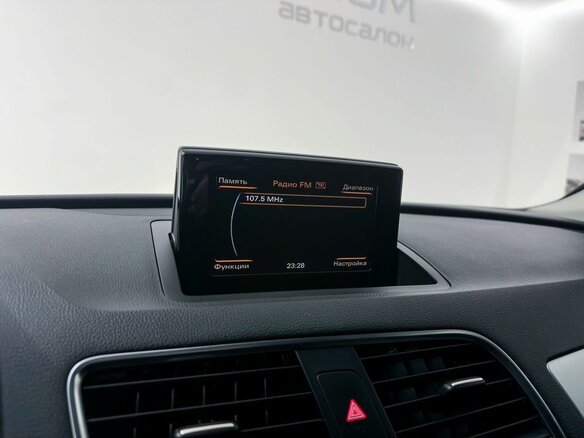 2015 Audi Q3 I (8U) Рестайлинг, белый, 1899000 рублей - вид 12
