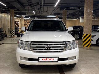 2011 Toyota Land Cruiser 200 Series, белый, 3450000 рублей, вид 2