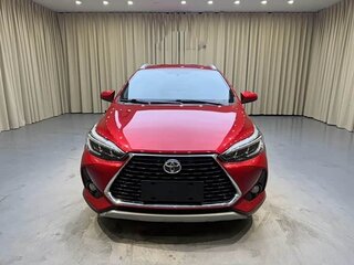 2023 Toyota Yaris L X XP150 Рестайлинг, красный, 1067000 рублей, вид 2