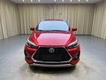 2023 Toyota Yaris L X XP150 Рестайлинг, красный, 1067000 рублей - вид 1