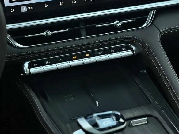 2026 Geely Monjaro (Xingyue L) I Рестайлинг 2 (China Market), серый - вид 13