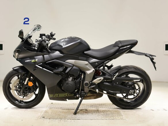 2024 Triumph Daytona 660, чёрный, 760000 рублей - вид 5