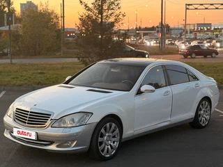 2006 Mercedes-Benz S-Класс 500 V (W221), белый, 625000 рублей, вид 1