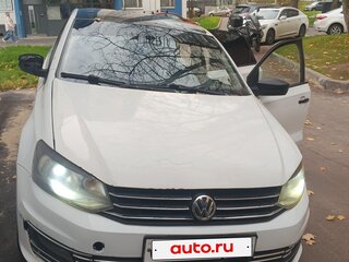 2017 Volkswagen Polo V Рестайлинг, белый, 520000 рублей, вид 1