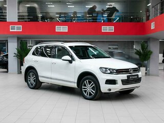 2011 Volkswagen Touareg II, белый, 1850000 рублей, вид 3