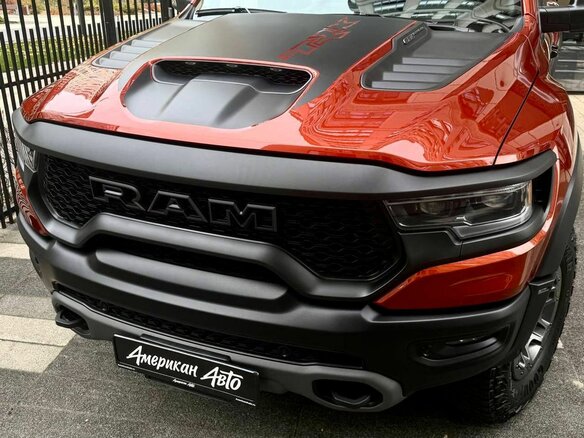 2023 Ram 1500 Crew Cab TRX V, оранжевый, 16490000 рублей - вид 5