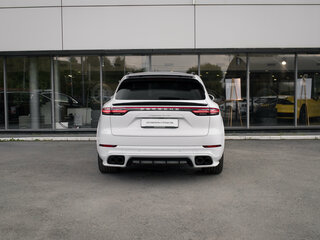 2018 Porsche Cayenne Turbo III, белый, 7490000 рублей, вид 5