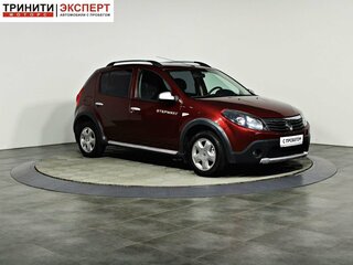 2011 Renault Sandero Stepway I, красный, 597000 рублей, вид 3