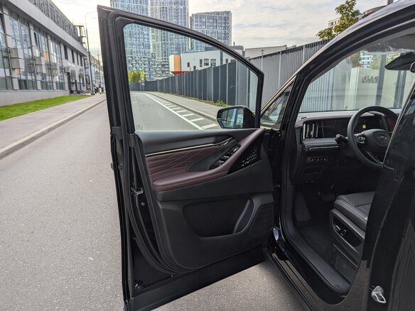 2026 GAC Trumpchi M8 II Рестайлинг, чёрный, 6200000 рублей - вид 5