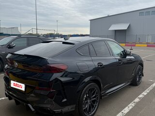 2020 BMW X6 M50i III (G06), чёрный, 8200000 рублей, вид 4