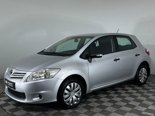 2011 Toyota Auris I Рестайлинг, серебристый, 950000 рублей, вид 1