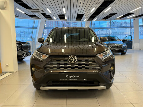 2021 Toyota RAV4 V (XA50), коричневый, 3849000 рублей, вид 3