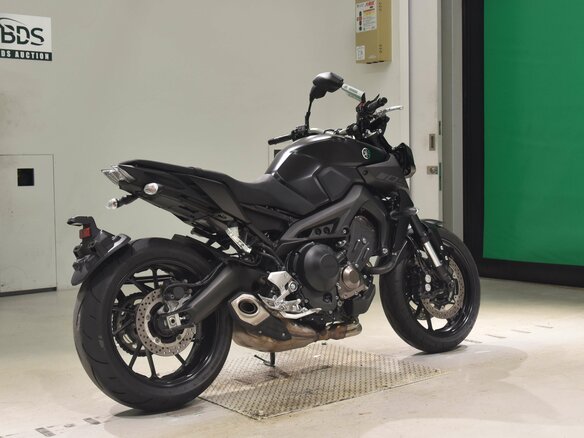 2017 Yamaha MT-09 (FZ-09), чёрный, 850000 рублей - вид 3