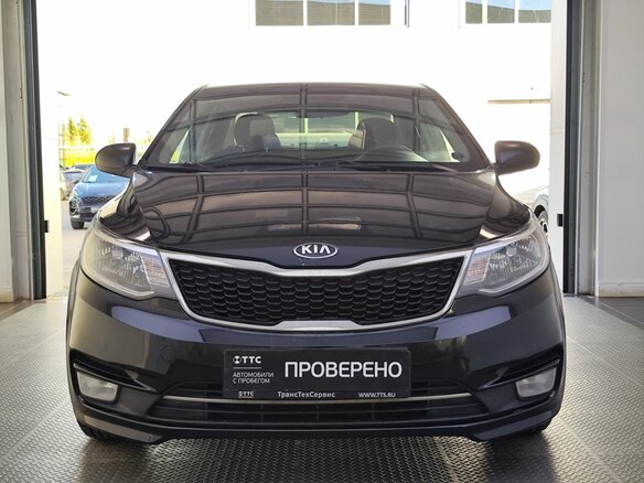 2016 Kia Rio III Рестайлинг, чёрный, 830000 рублей - вид 1