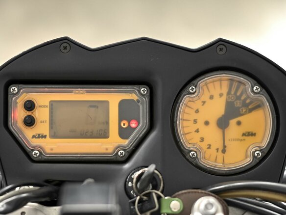 2005 KTM 990 Super Duke, чёрный, 497000 рублей - вид 8