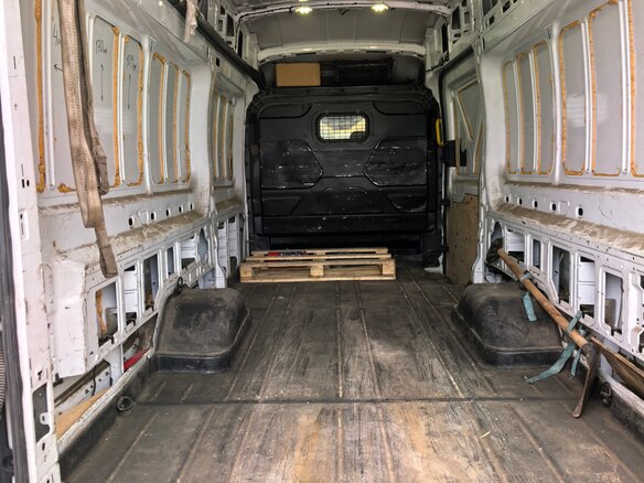2015 Ford Transit, белый, 1600000 рублей - вид 4