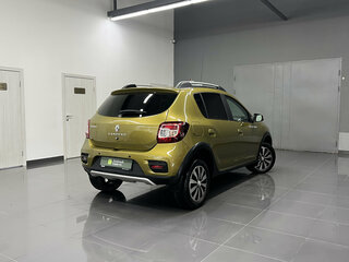 2017 Renault Sandero Stepway II, золотистый, 1240000 рублей, вид 2