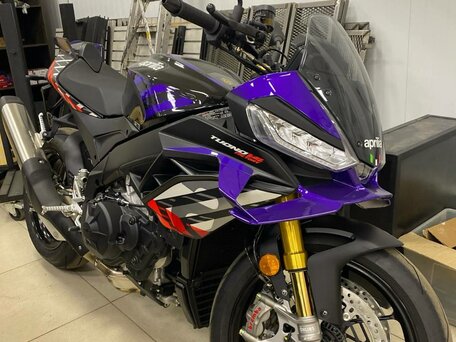 2026 Aprilia Tuono V4, фиолетовый, 2600000 рублей, вид 4