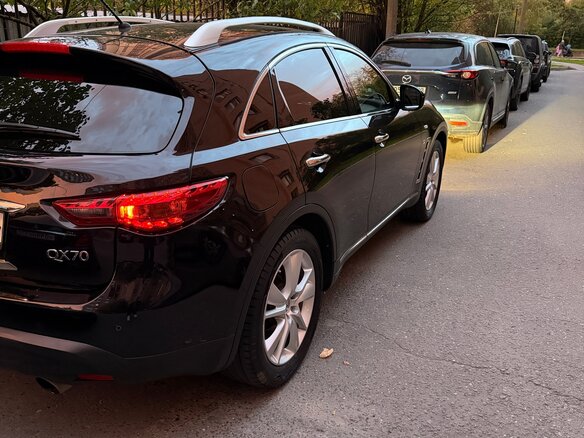 2016 Infiniti QX70, чёрный, 2500000 рублей - вид 6