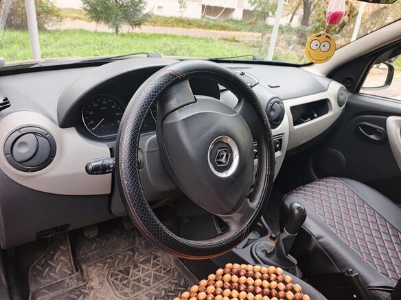 2011 Renault Sandero I, чёрный - вид 3