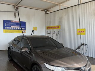 2019 Toyota Camry VIII (XV70), серый, 2465000 рублей, вид 3