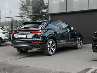 2020 Audi Q8 55 TFSI I (4M), чёрный, 6000000 рублей, вид 4
